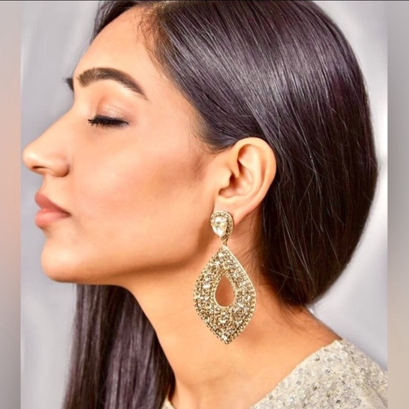 🌺🎉HP🎉🌺 NWT Deepa Gurnani Luxe Beaded Crystal Chandeliers - Picture 15 of 17